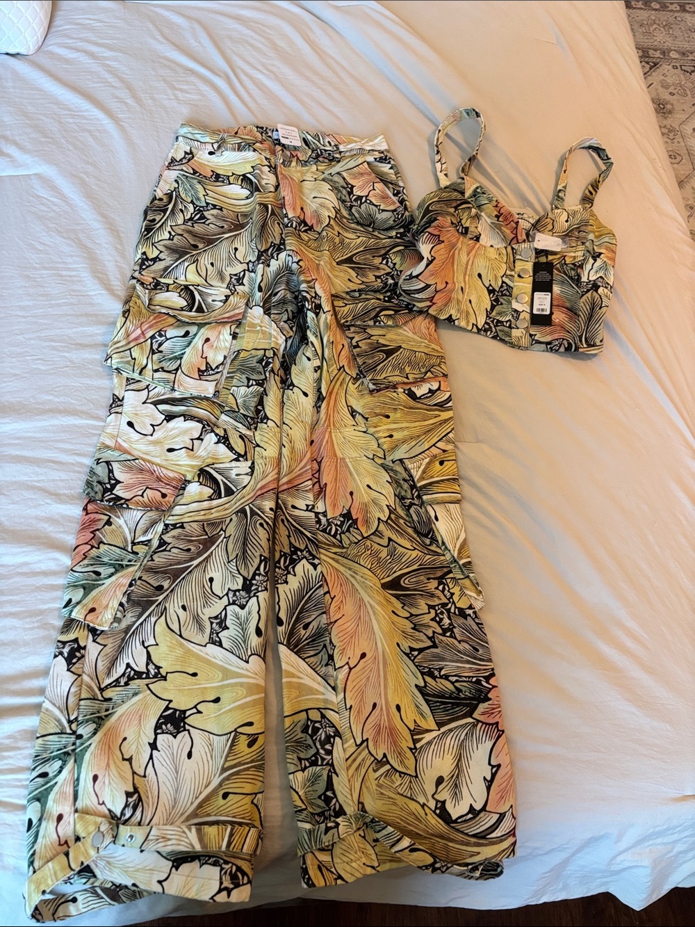 Floral Wide-Leg Cargo Pants & Crop Top Set - Multicolor